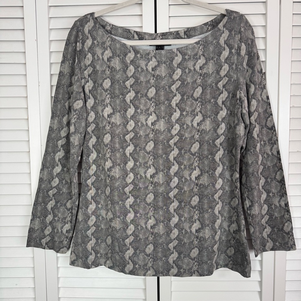 ST. JOHN Boat Neck Reptile Print Long Sleeves Gray Top Soft Lightweight Large
